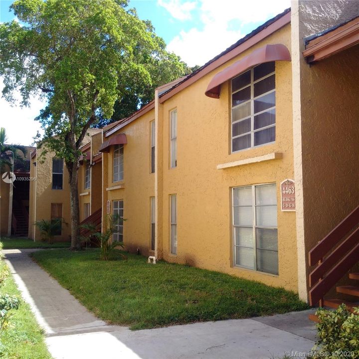 Recently Rented: $1,700 (3 beds, 2 baths, 1167 Square Feet)