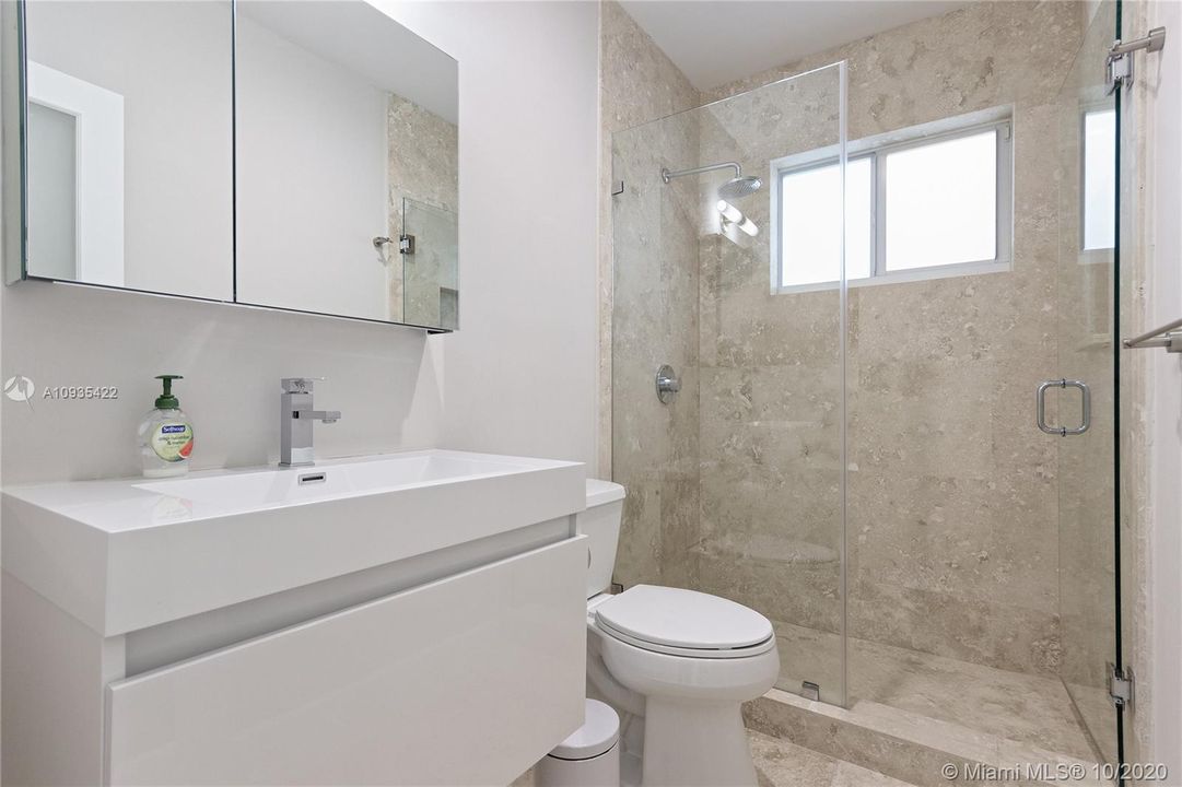 Recently Rented: $9,900 (3 beds, 4 baths, 2644 Square Feet)