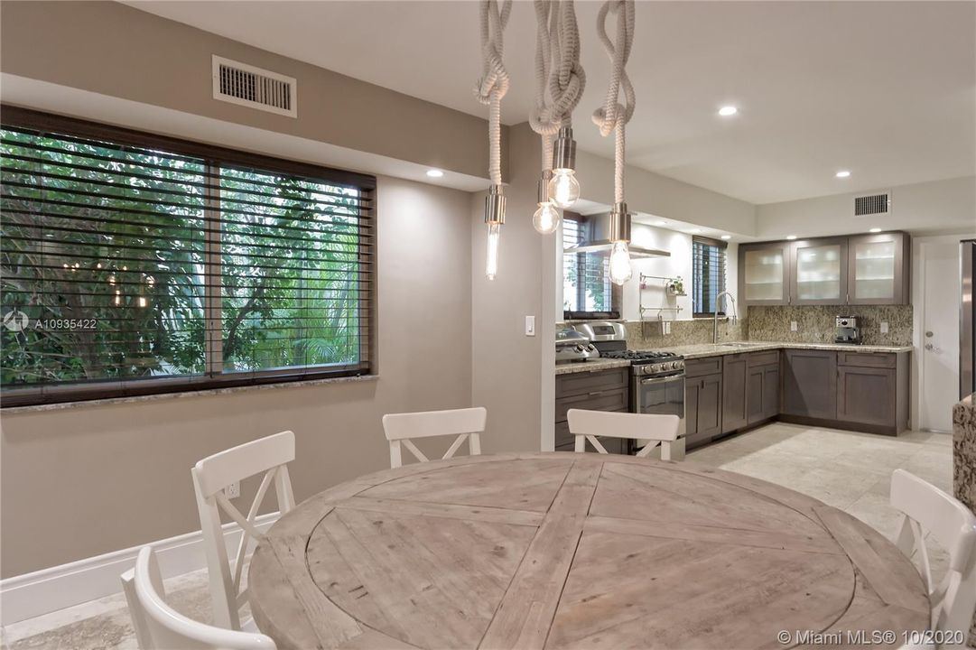 Recently Rented: $9,900 (3 beds, 4 baths, 2644 Square Feet)