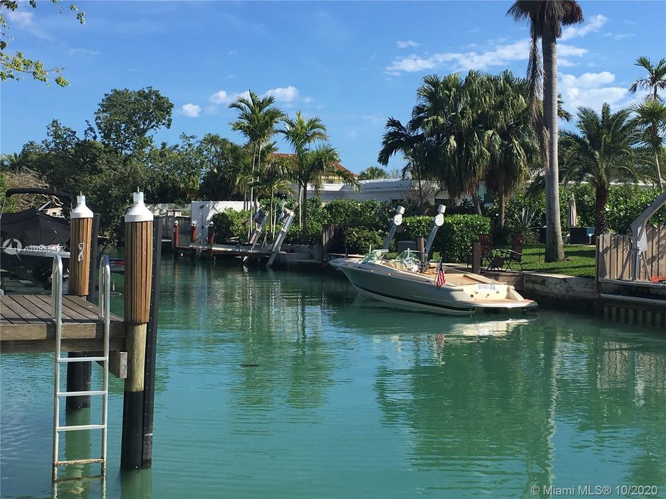 Recently Rented: $9,900 (3 beds, 4 baths, 2644 Square Feet)