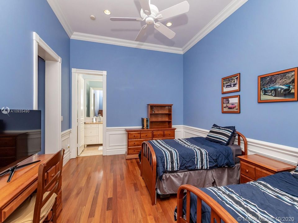 Vendido Recientemente: $4,395,000 (7 camas, 7 baños, 9223 Pies cuadrados)