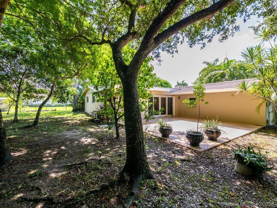 Recently Sold: $675,000 (4 beds, 2 baths, 2147 Square Feet)