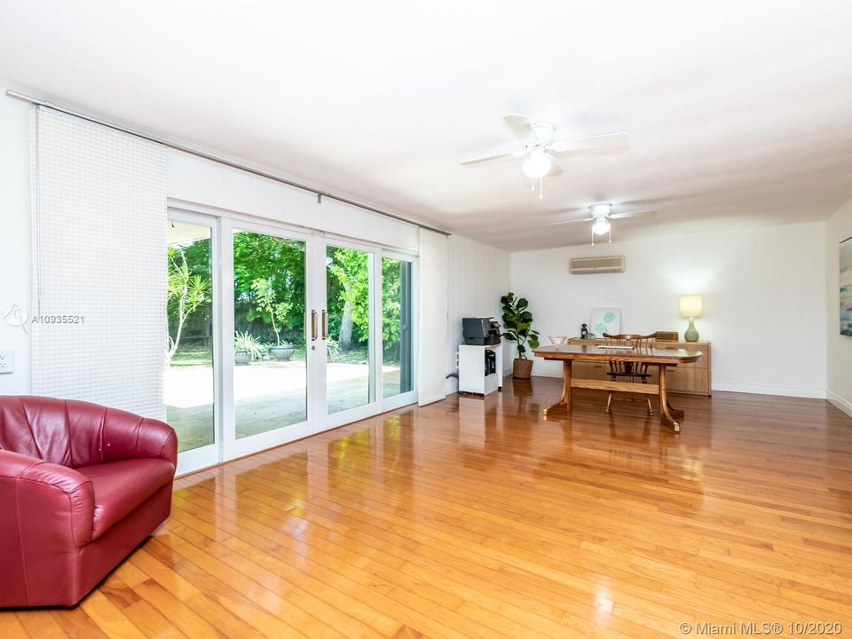 Recently Sold: $675,000 (4 beds, 2 baths, 2147 Square Feet)