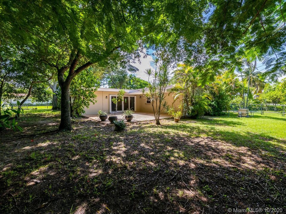 Recently Sold: $675,000 (4 beds, 2 baths, 2147 Square Feet)
