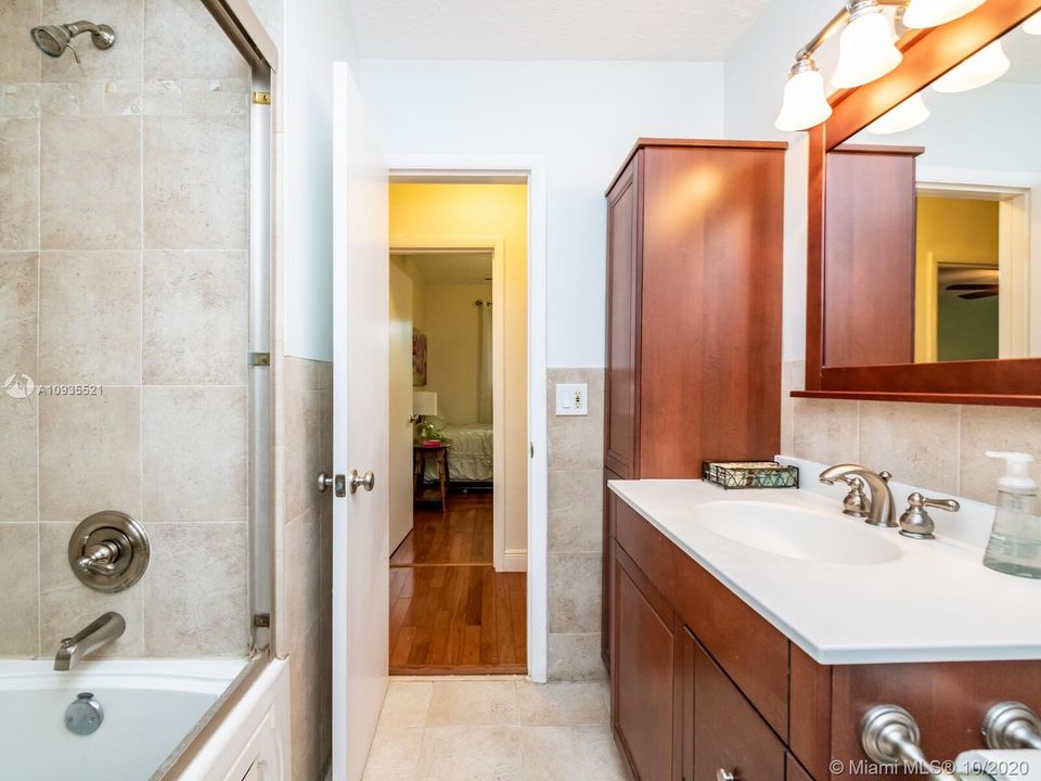 Recently Sold: $675,000 (4 beds, 2 baths, 2147 Square Feet)