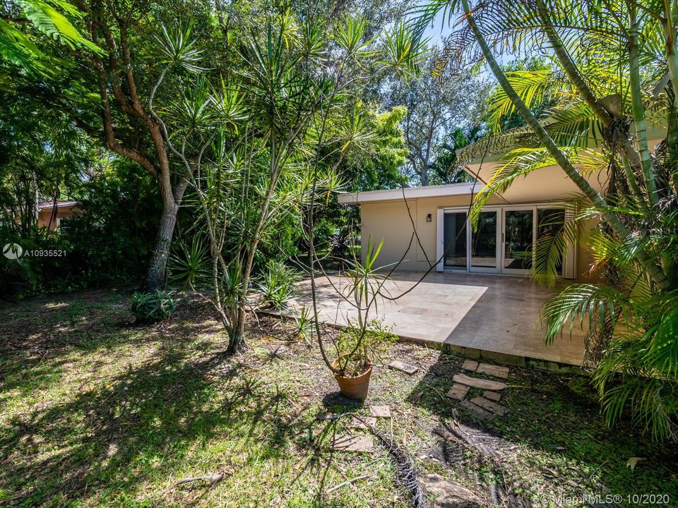 Recently Sold: $675,000 (4 beds, 2 baths, 2147 Square Feet)