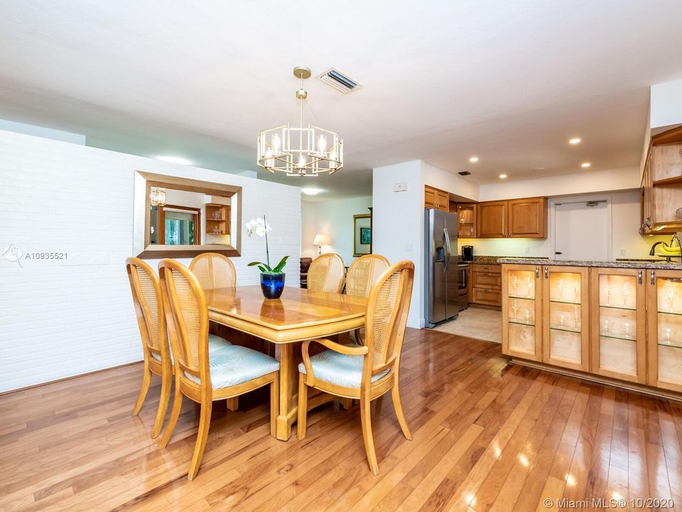 Recently Sold: $675,000 (4 beds, 2 baths, 2147 Square Feet)