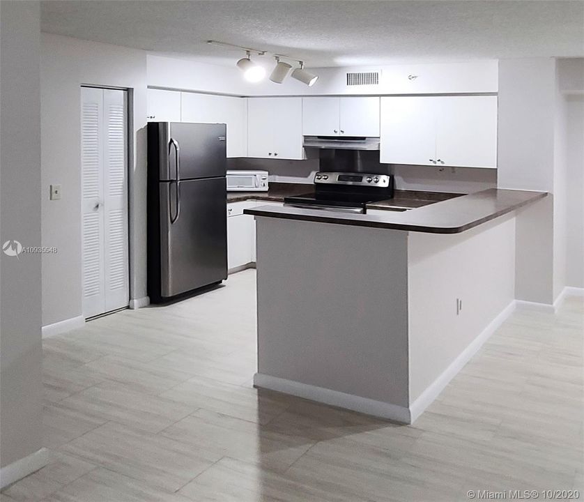 Recently Rented: $1,525 (2 beds, 2 baths, 1076 Square Feet)