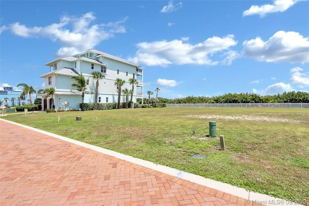 最近售出: $350,000 (0.12 acres)