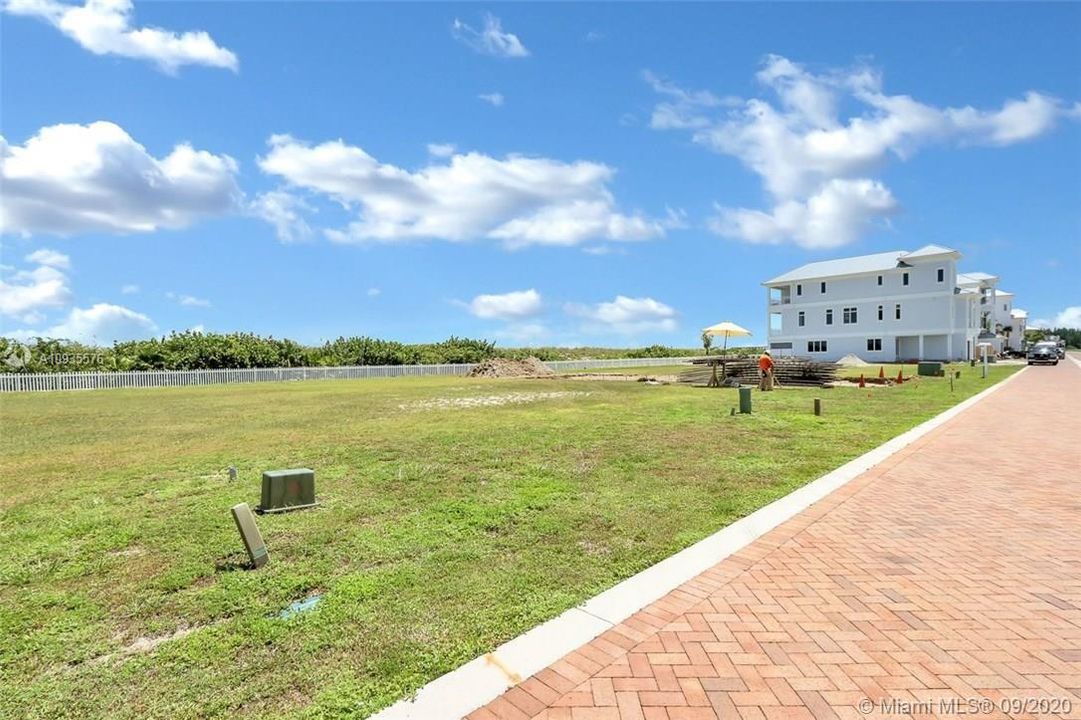 最近售出: $350,000 (0.12 acres)