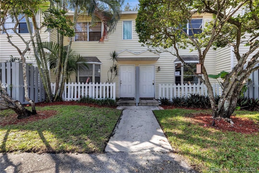 Vendido Recientemente: $119,900 (2 camas, 1 baños, 1040 Pies cuadrados)