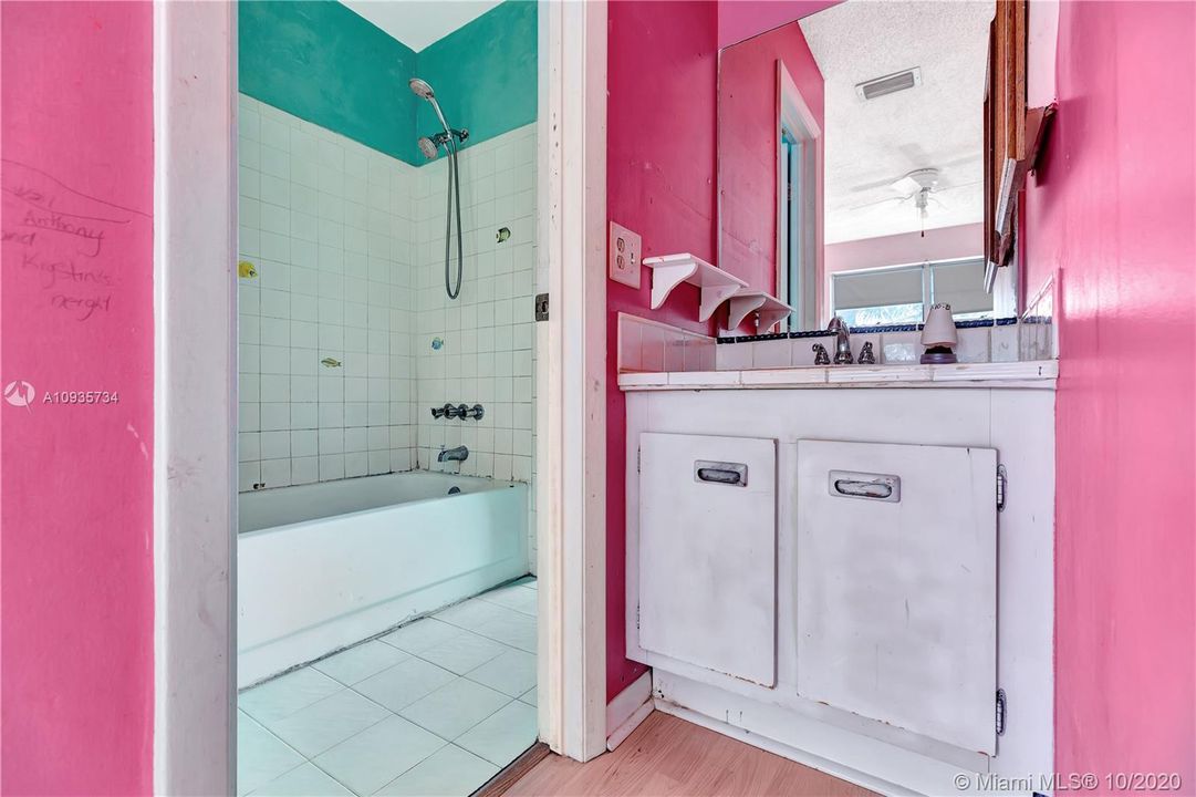 Vendido Recientemente: $119,900 (2 camas, 1 baños, 1040 Pies cuadrados)