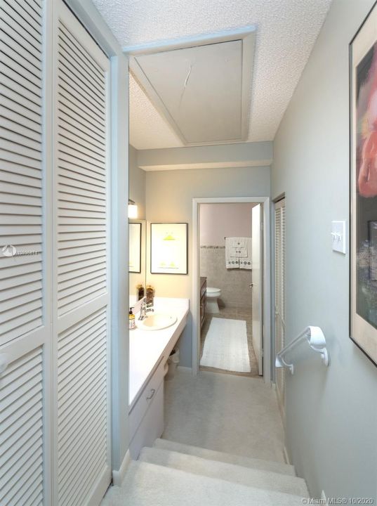 最近售出: $679,000 (2 贝兹, 2 浴室, 1494 平方英尺)