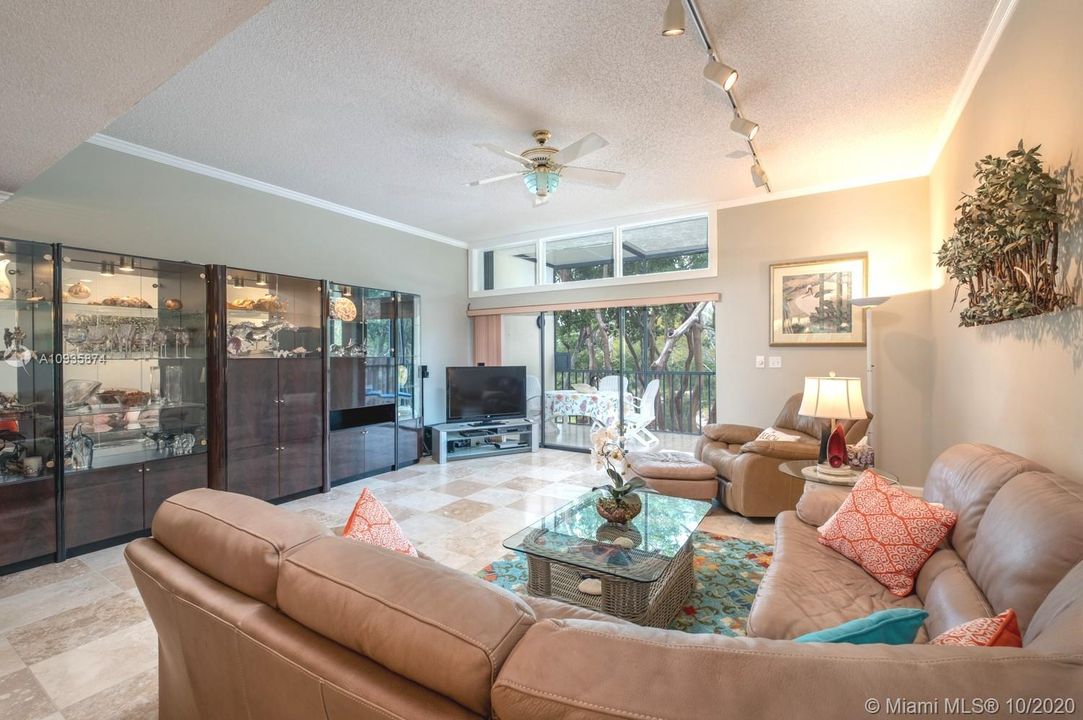 Recently Sold: $679,000 (2 beds, 2 baths, 1494 Square Feet)