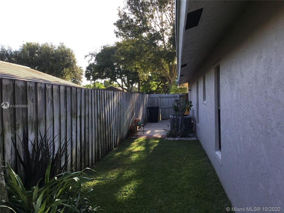 Recently Sold: $499,000 (3 beds, 2 baths, 1934 Square Feet)