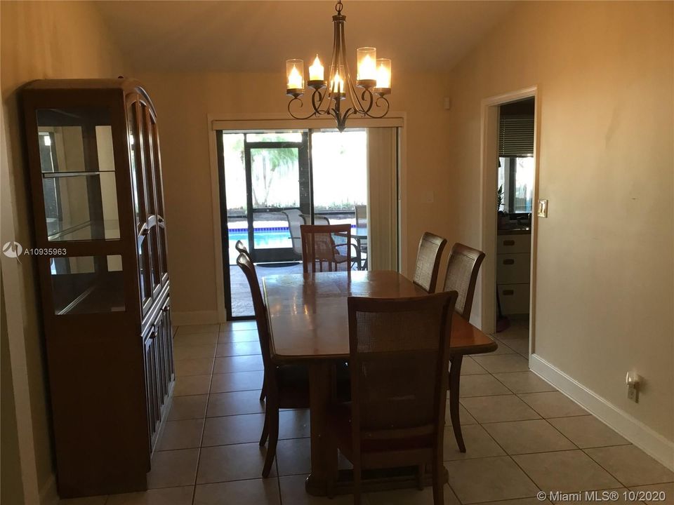 Recently Sold: $499,000 (3 beds, 2 baths, 1934 Square Feet)