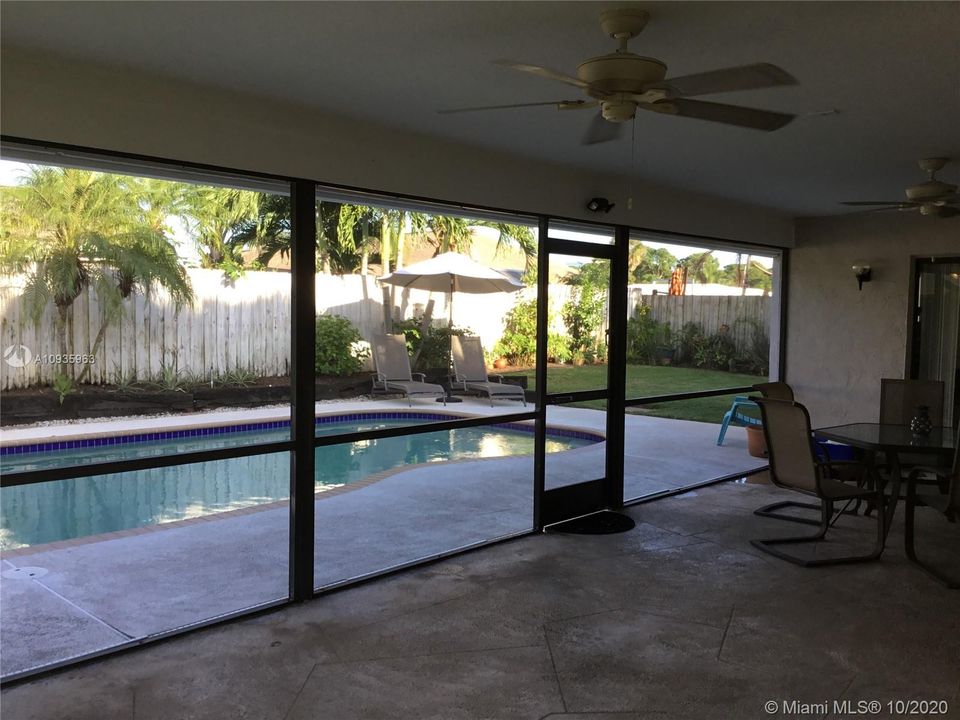 Recently Sold: $499,000 (3 beds, 2 baths, 1934 Square Feet)