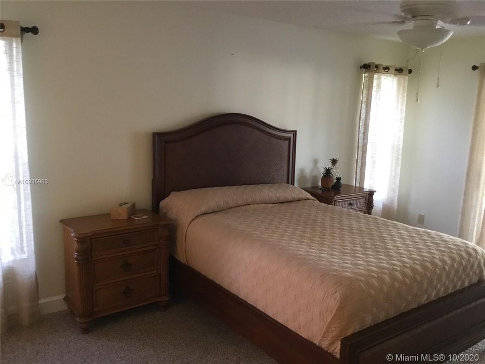 Recently Sold: $499,000 (3 beds, 2 baths, 1934 Square Feet)