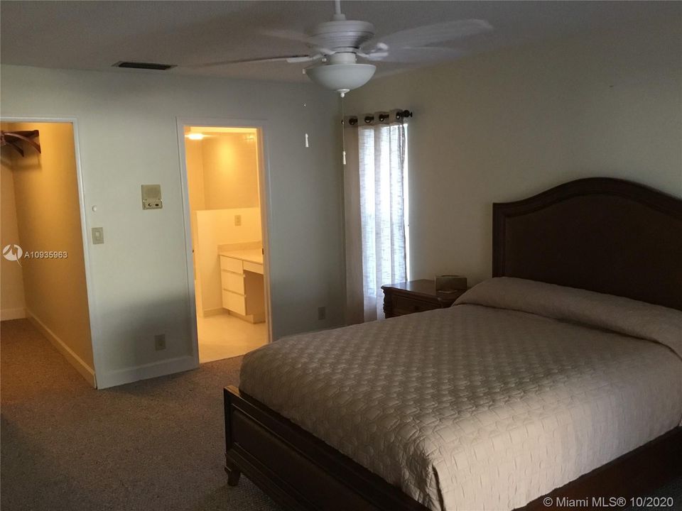 Recently Sold: $499,000 (3 beds, 2 baths, 1934 Square Feet)