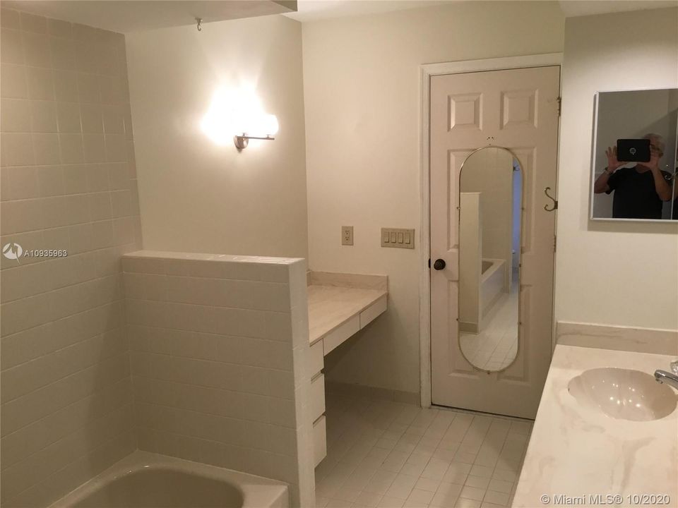 Recently Sold: $499,000 (3 beds, 2 baths, 1934 Square Feet)