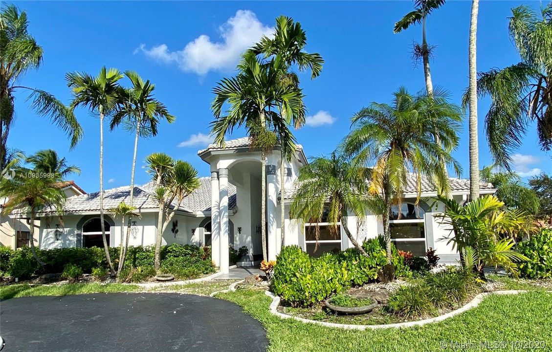 Recently Sold: $475,000 (5 beds, 2 baths, 2489 Square Feet)