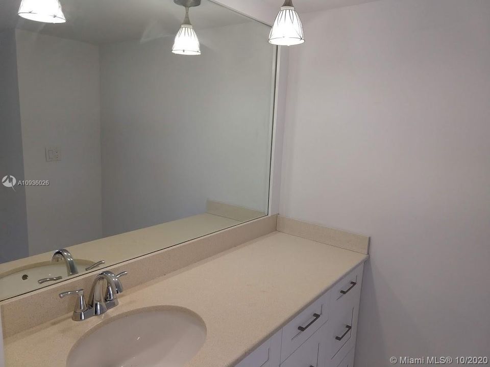 Недавно арендовано: $2,300 (2 спален, 2 ванн, 1271 Квадратных фут)