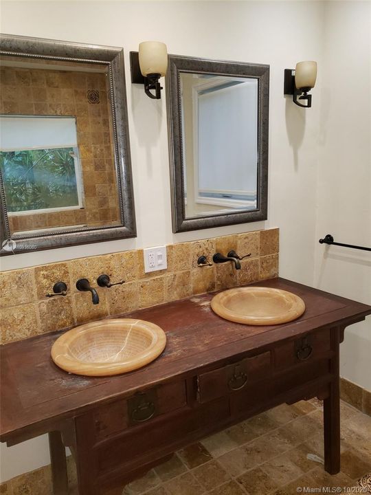 Recently Sold: $1,179,000 (4 beds, 3 baths, 3149 Square Feet)