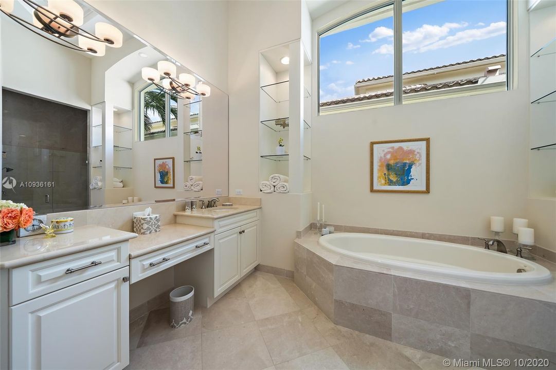 Master bedroom main bathroom