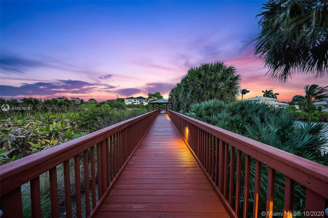 Deeded path to walk to the beach