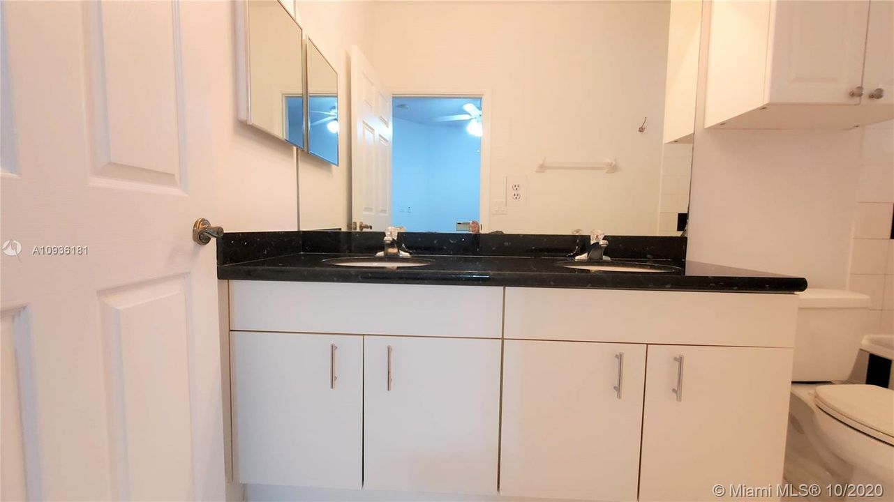 Recently Rented: $2,650 (3 beds, 2 baths, 1495 Square Feet)