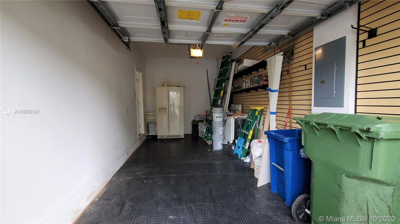 Recently Rented: $2,650 (3 beds, 2 baths, 1495 Square Feet)