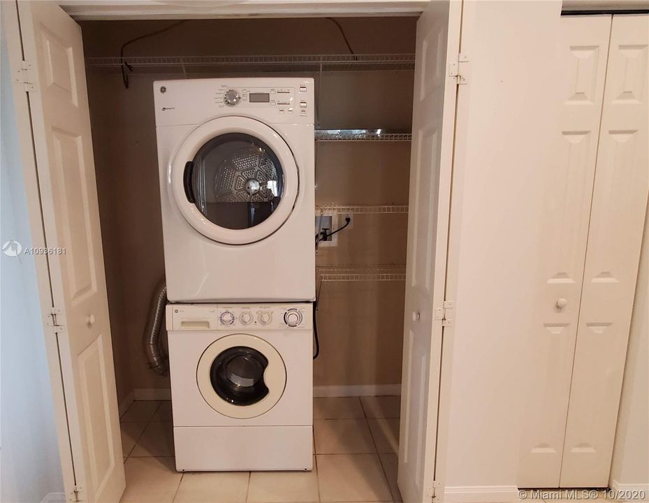 Recently Rented: $2,650 (3 beds, 2 baths, 1495 Square Feet)