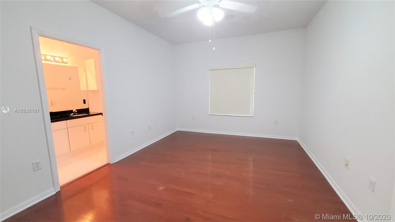 Recently Rented: $2,650 (3 beds, 2 baths, 1495 Square Feet)