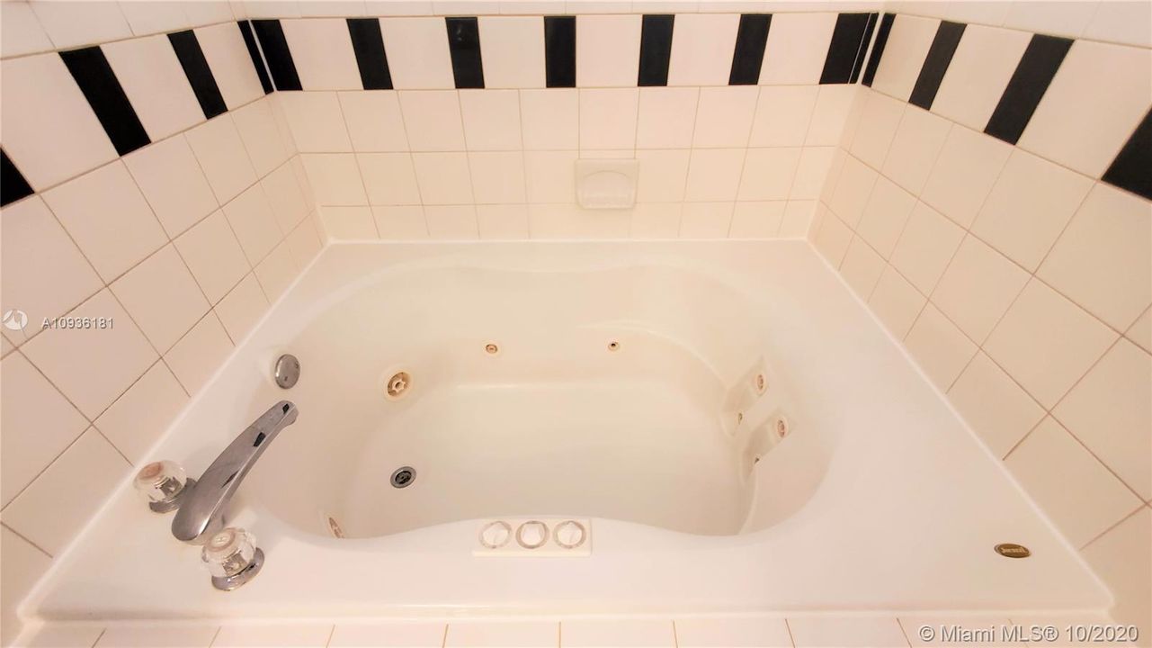 Recently Rented: $2,650 (3 beds, 2 baths, 1495 Square Feet)