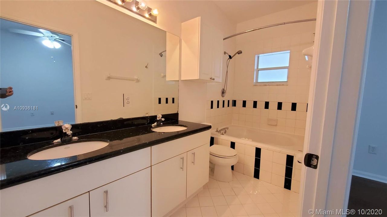 Recently Rented: $2,650 (3 beds, 2 baths, 1495 Square Feet)