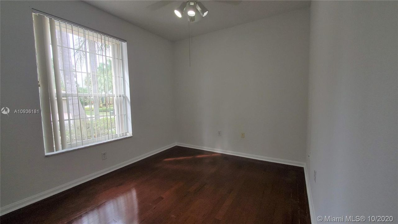 Recently Rented: $2,650 (3 beds, 2 baths, 1495 Square Feet)