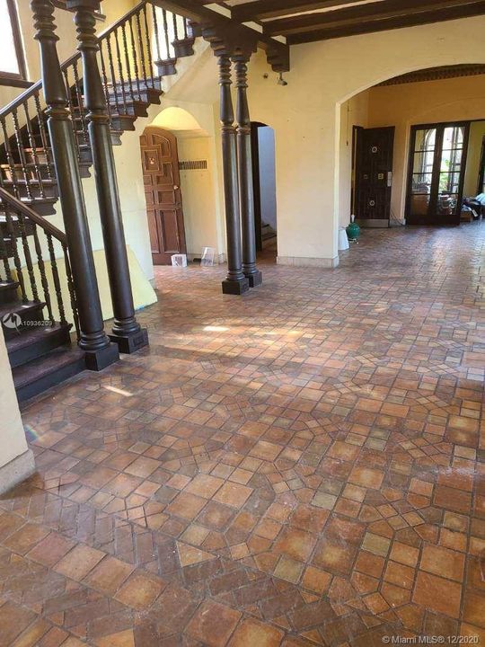 Recently Sold: $800,000 (10 beds, 5 baths, 0 Square Feet)