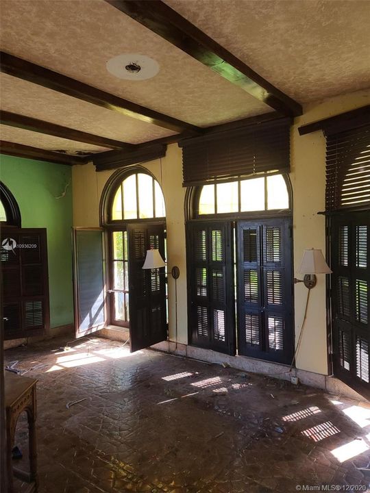 Recently Sold: $800,000 (10 beds, 5 baths, 0 Square Feet)