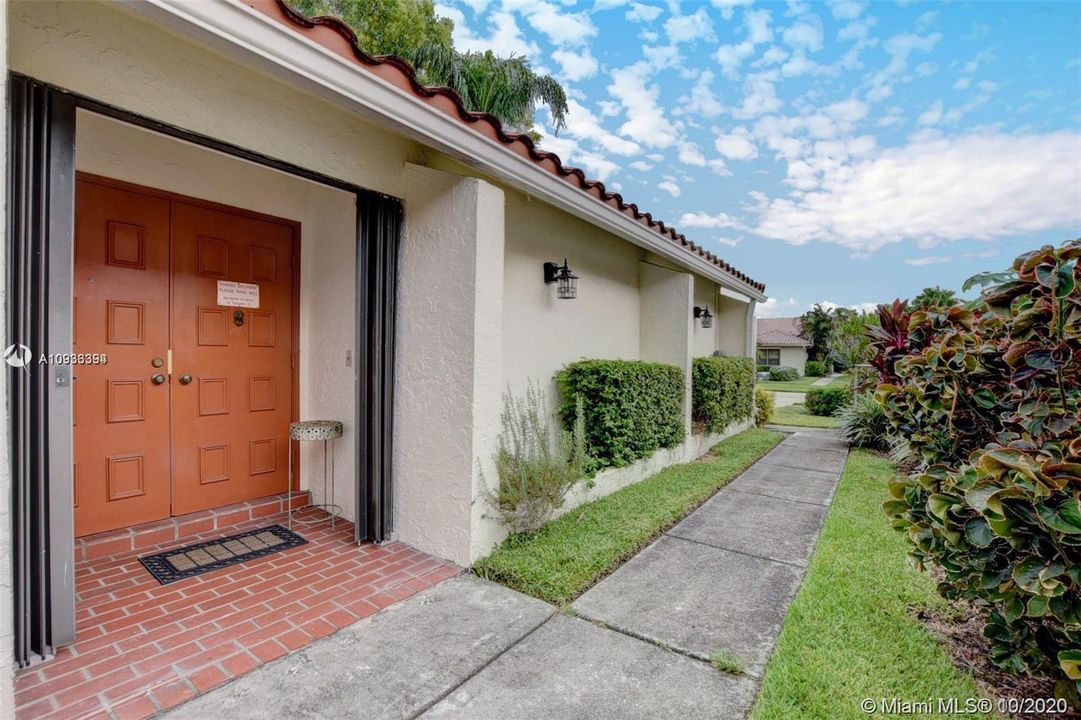 Vendido Recientemente: $319,900 (3 camas, 2 baños, 1639 Pies cuadrados)