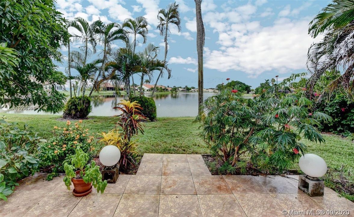 Vendido Recientemente: $319,900 (3 camas, 2 baños, 1639 Pies cuadrados)