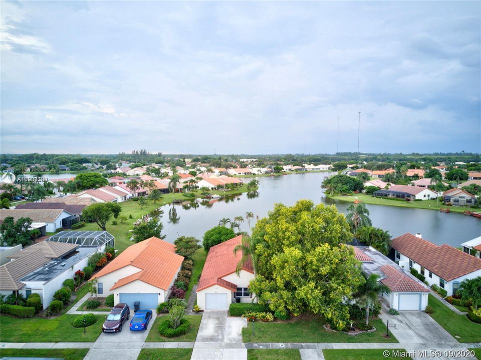 Vendido Recientemente: $319,900 (3 camas, 2 baños, 1639 Pies cuadrados)