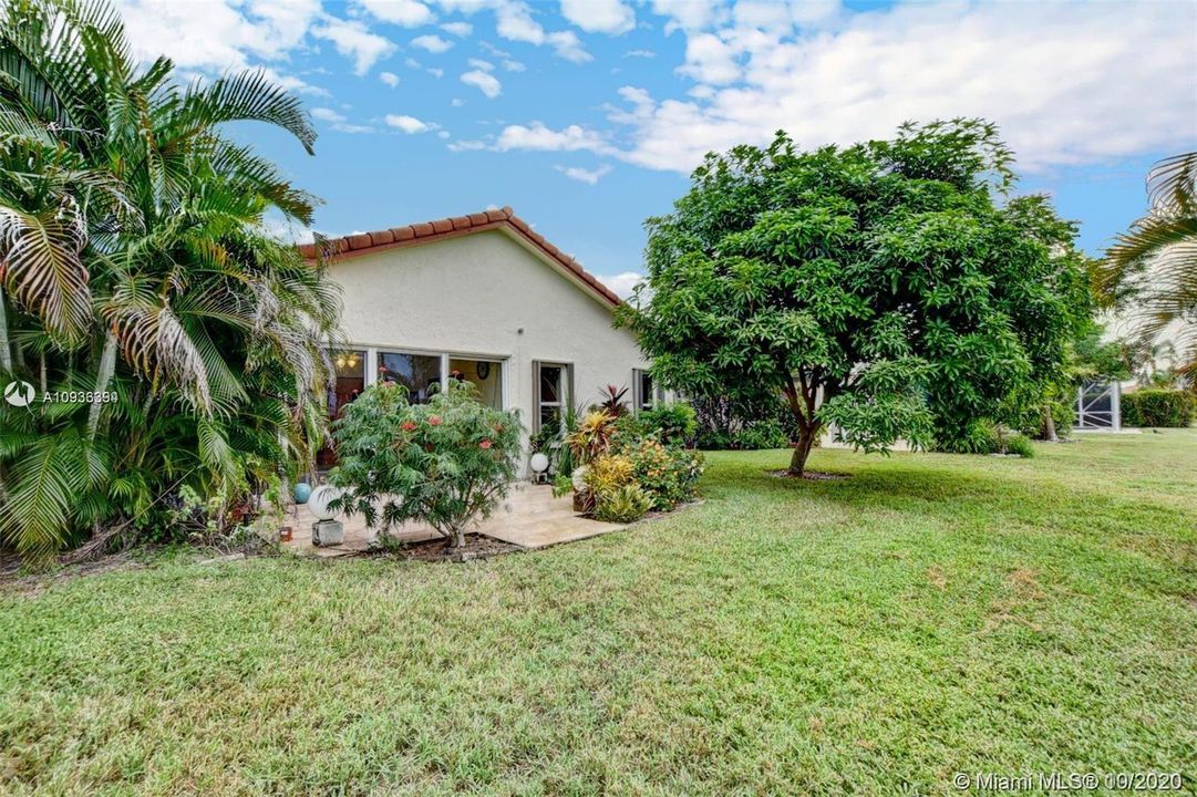 Vendido Recientemente: $319,900 (3 camas, 2 baños, 1639 Pies cuadrados)