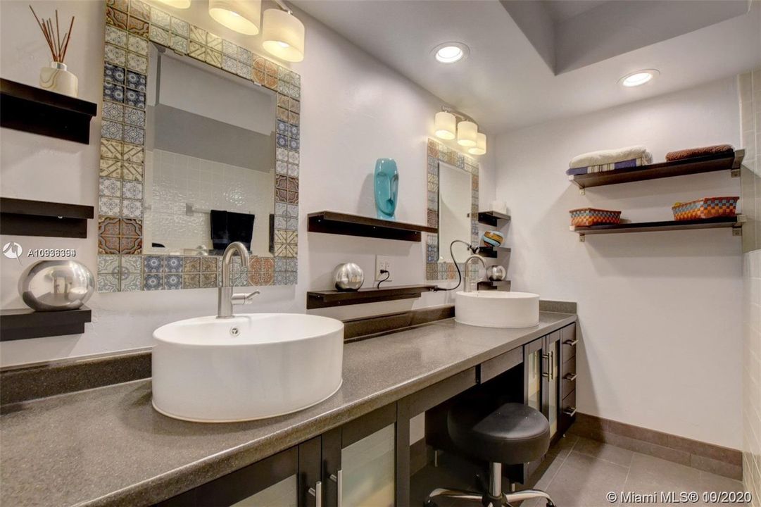 Vendido Recientemente: $319,900 (3 camas, 2 baños, 1639 Pies cuadrados)