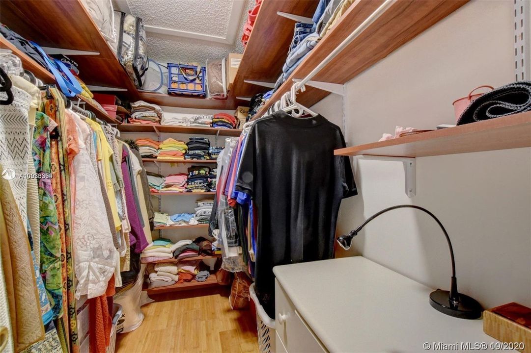 Vendido Recientemente: $319,900 (3 camas, 2 baños, 1639 Pies cuadrados)