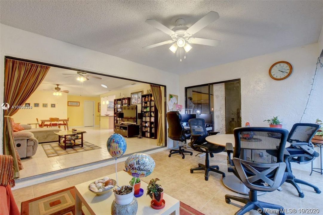 Vendido Recientemente: $319,900 (3 camas, 2 baños, 1639 Pies cuadrados)