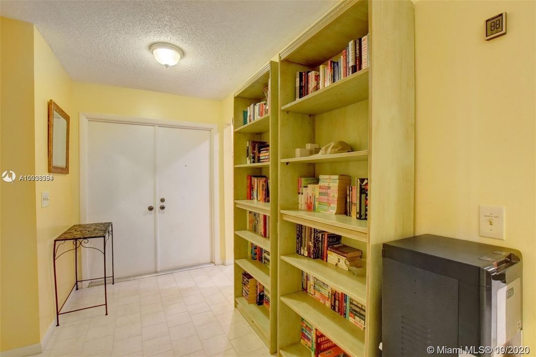 Vendido Recientemente: $319,900 (3 camas, 2 baños, 1639 Pies cuadrados)