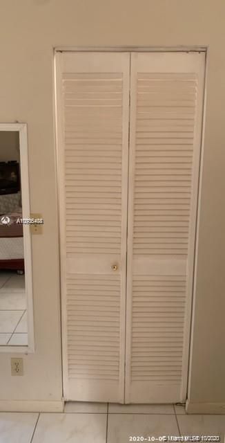 Vendido Recientemente: $59,950 (1 camas, 1 baños, 901 Pies cuadrados)