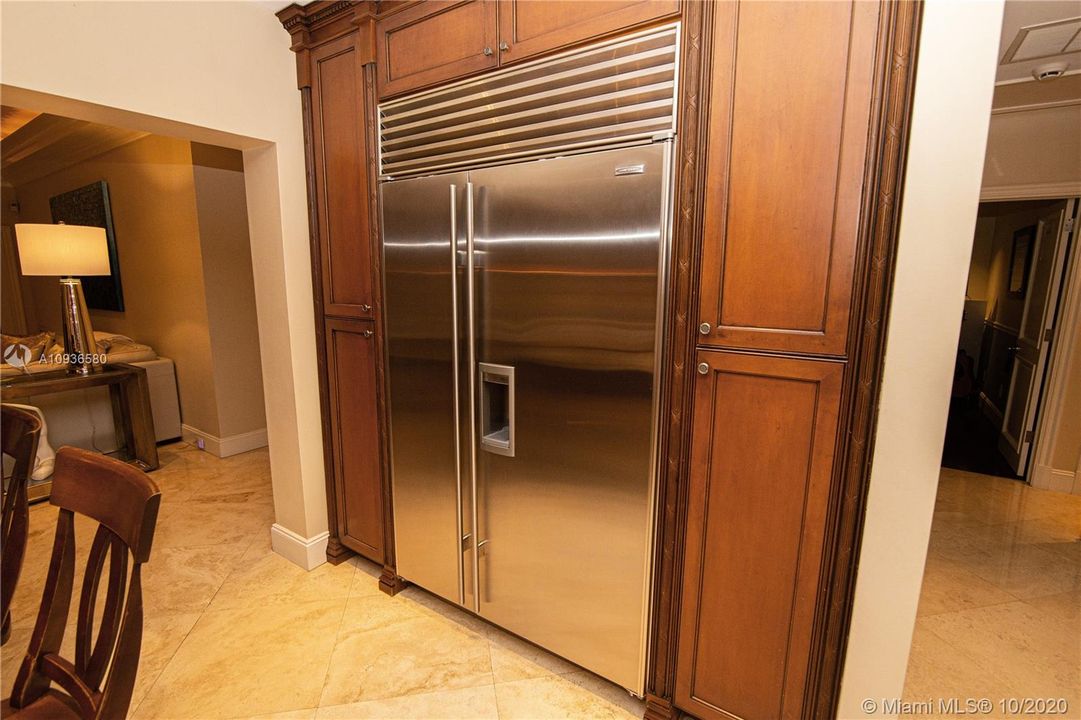 Vendido Recientemente: $694,000 (4 camas, 3 baños, 2410 Pies cuadrados)