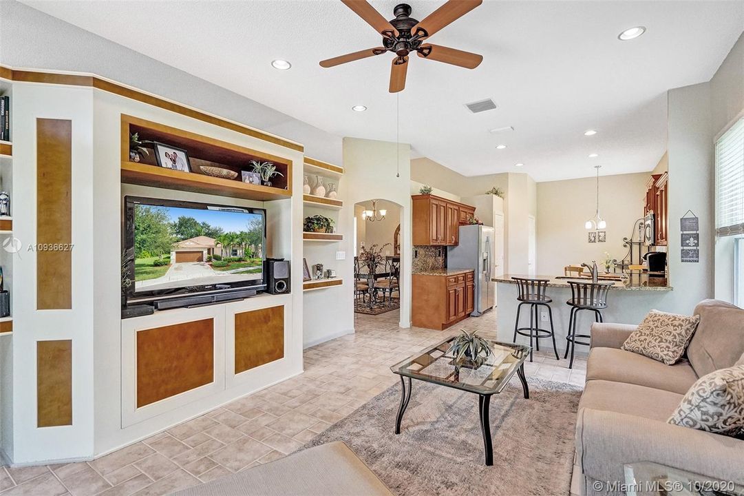Recently Sold: $429,800 (4 beds, 2 baths, 2152 Square Feet)