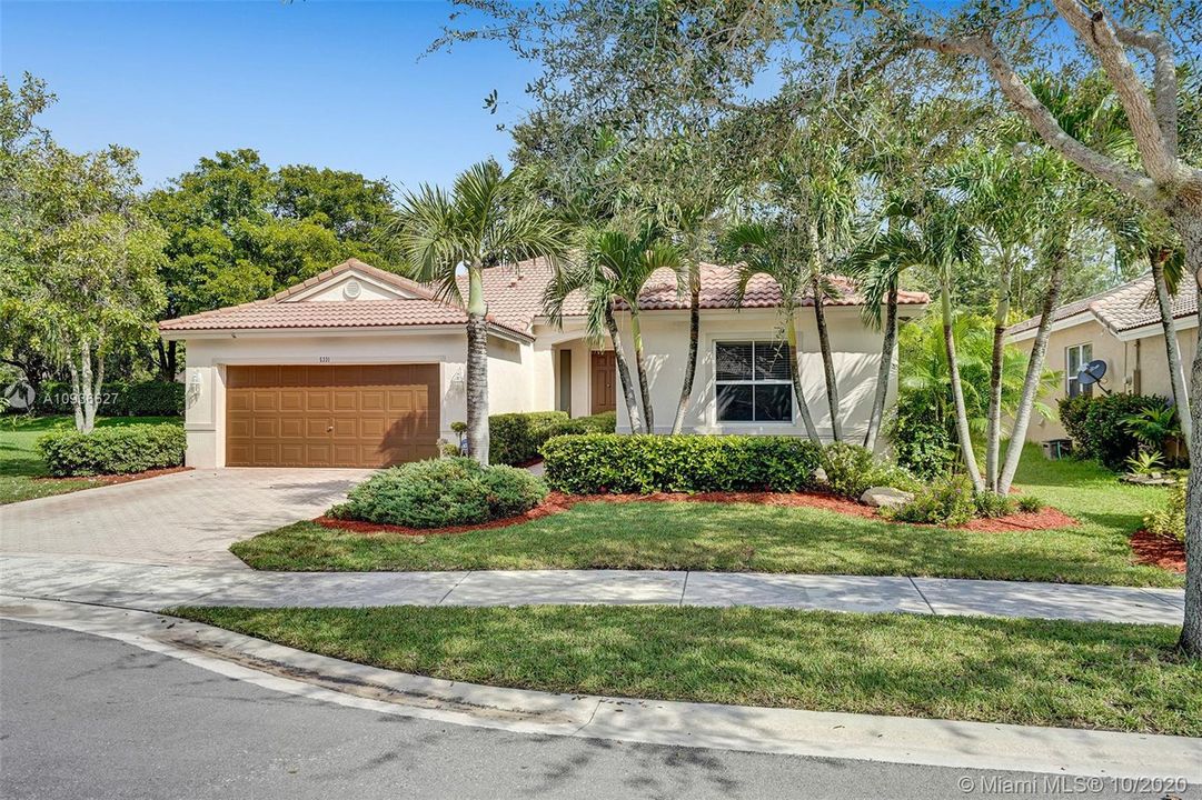 Recently Sold: $429,800 (4 beds, 2 baths, 2152 Square Feet)